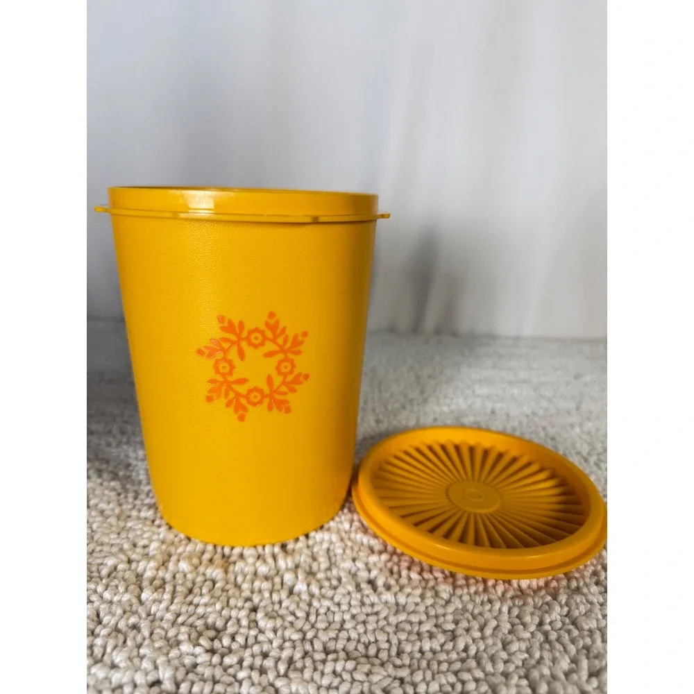 Vintage Tupperware Yellow Servalier Canister 811-4 Sunburst Lid Orange Floral‎